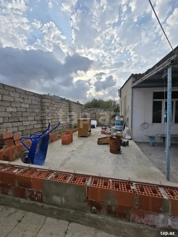 Satılır 2 otaqlı həyət evi 75 m²