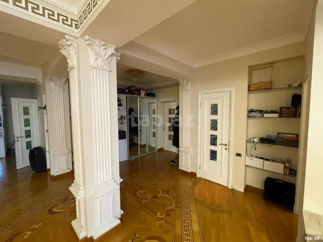 Kirayə verilir 3 otaqlı yeni tikili 180 m²