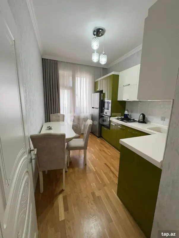 Kirayə verilir 2 otaqlı yeni tikili 70 m²