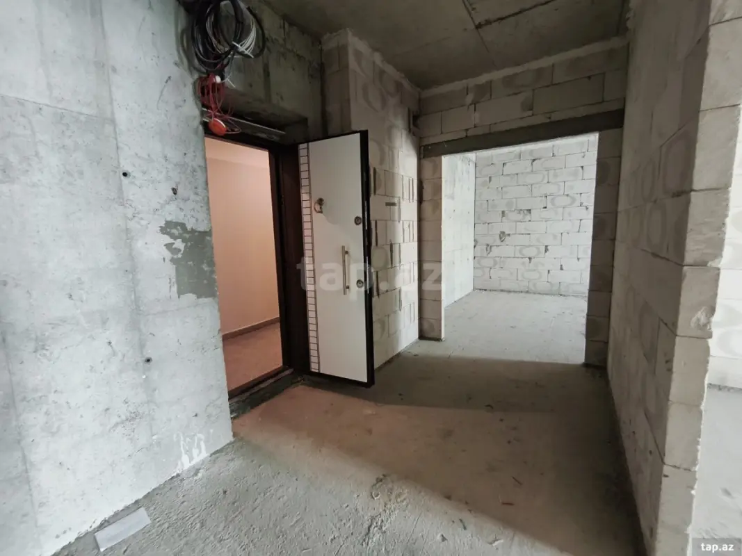 Satılır 2 otaqlı yeni tikili 99 m²