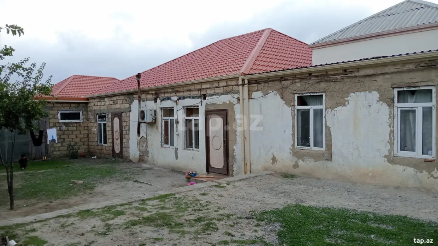 Satılır 4 otaqlı həyət evi 100 m²