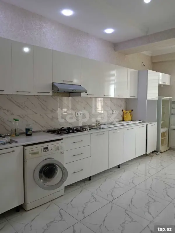 Kirayə verilir 3 otaqlı yeni tikili 145 m²