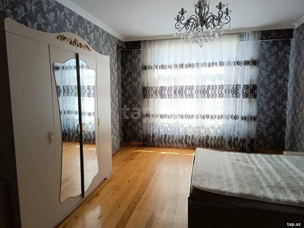 Kirayə verilir 4 otaqlı yeni tikili 140 m²