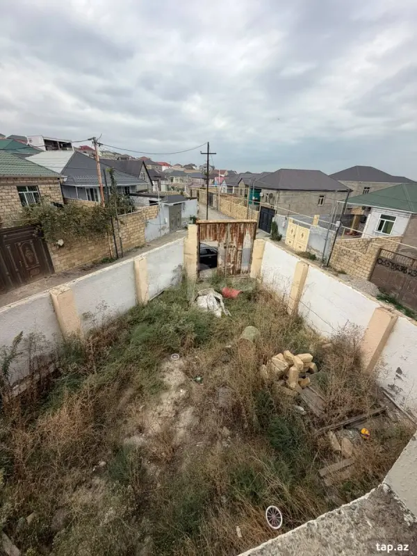 Satılır 5 otaqlı həyət evi 200 m²