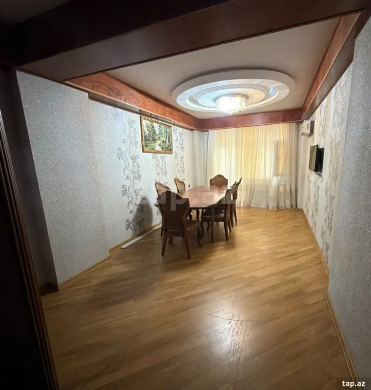 Kirayə verilir 5 otaqlı yeni tikili 135 m²