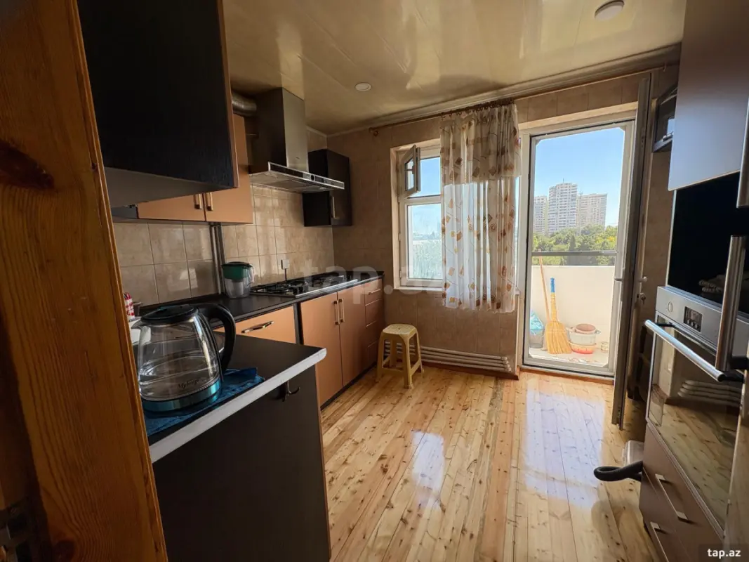 Kirayə verilir 4 otaqlı mənzil 130 m²
