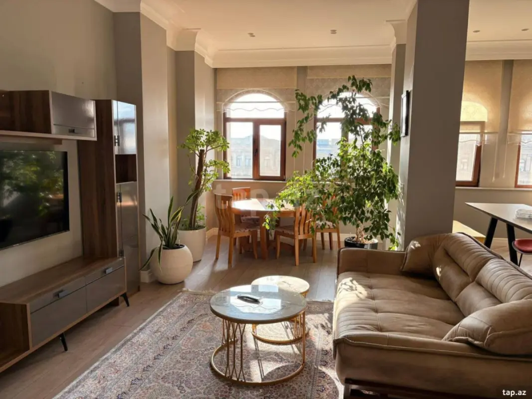 Kirayə verilir 2 otaqlı yeni tikili 87 m²