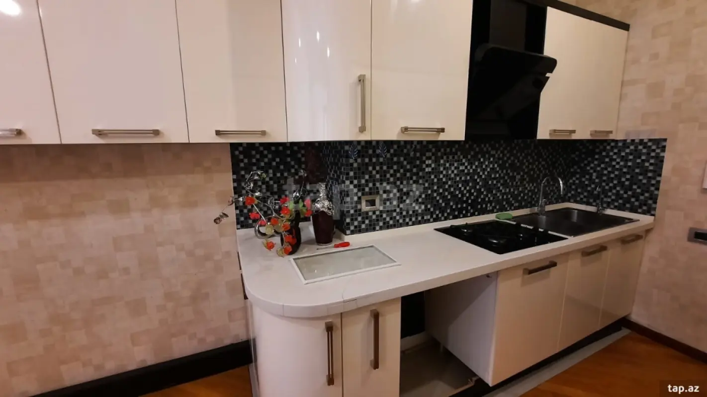 Satılır 3 otaqlı yeni tikili 168 m²