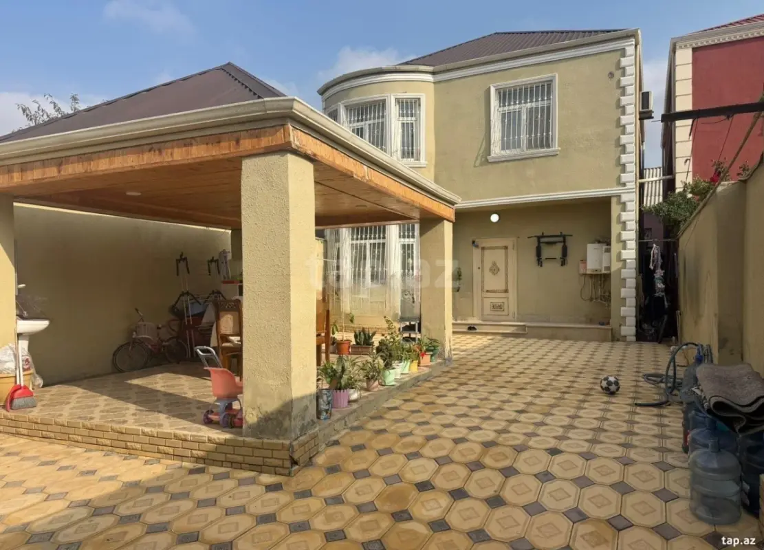 Satılır 4 otaqlı həyət evi 180 m²