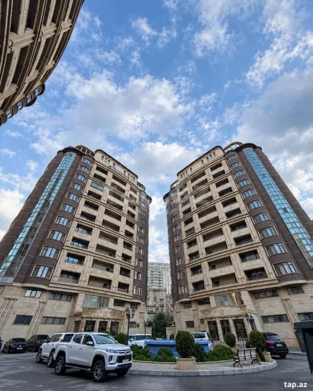Satılır 3 otaqlı yeni tikili 150 m²
