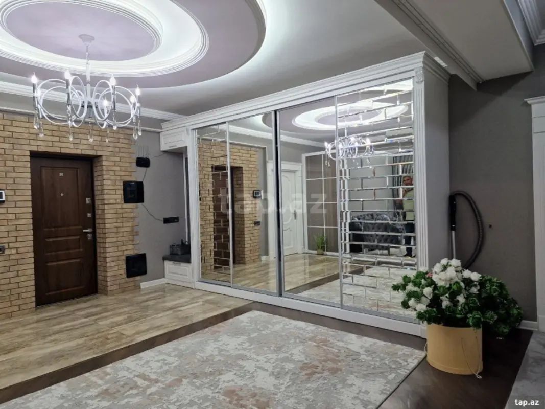 Kirayə verilir 3 otaqlı yeni tikili 140 m²