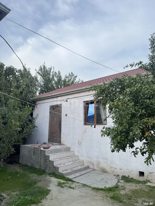 Satılır 3 otaqlı həyət evi 100 m²