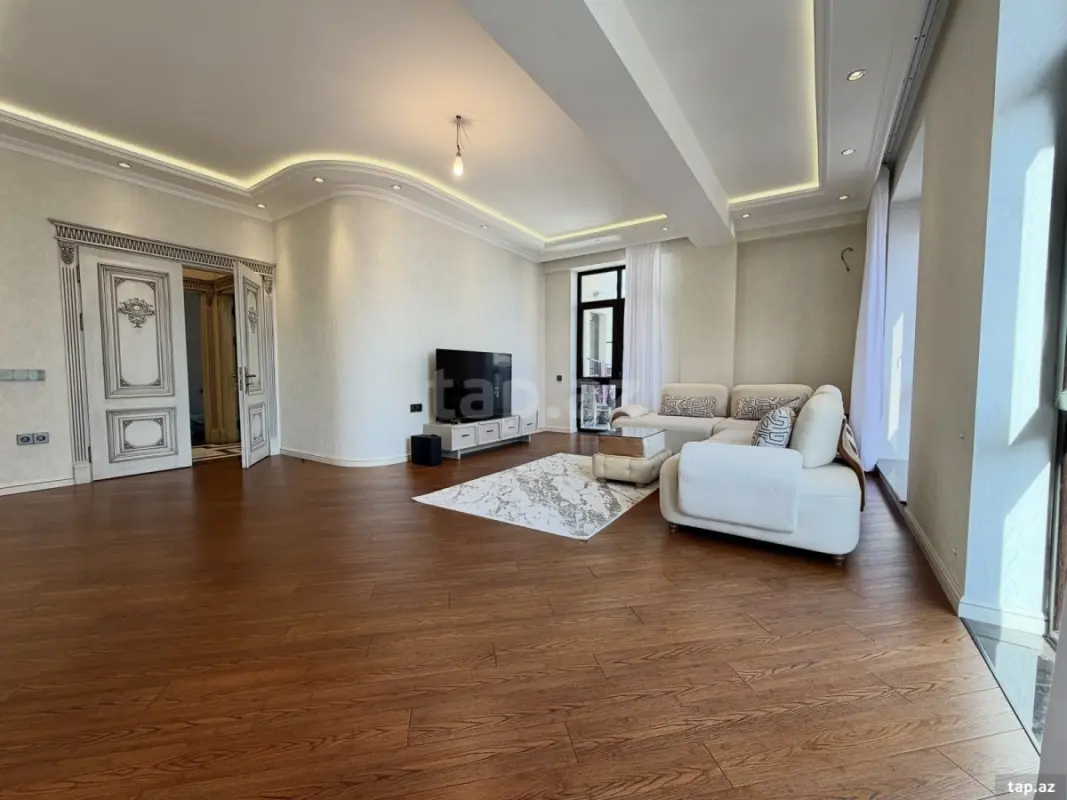 Satılır 3 otaqlı yeni tikili 140 m²