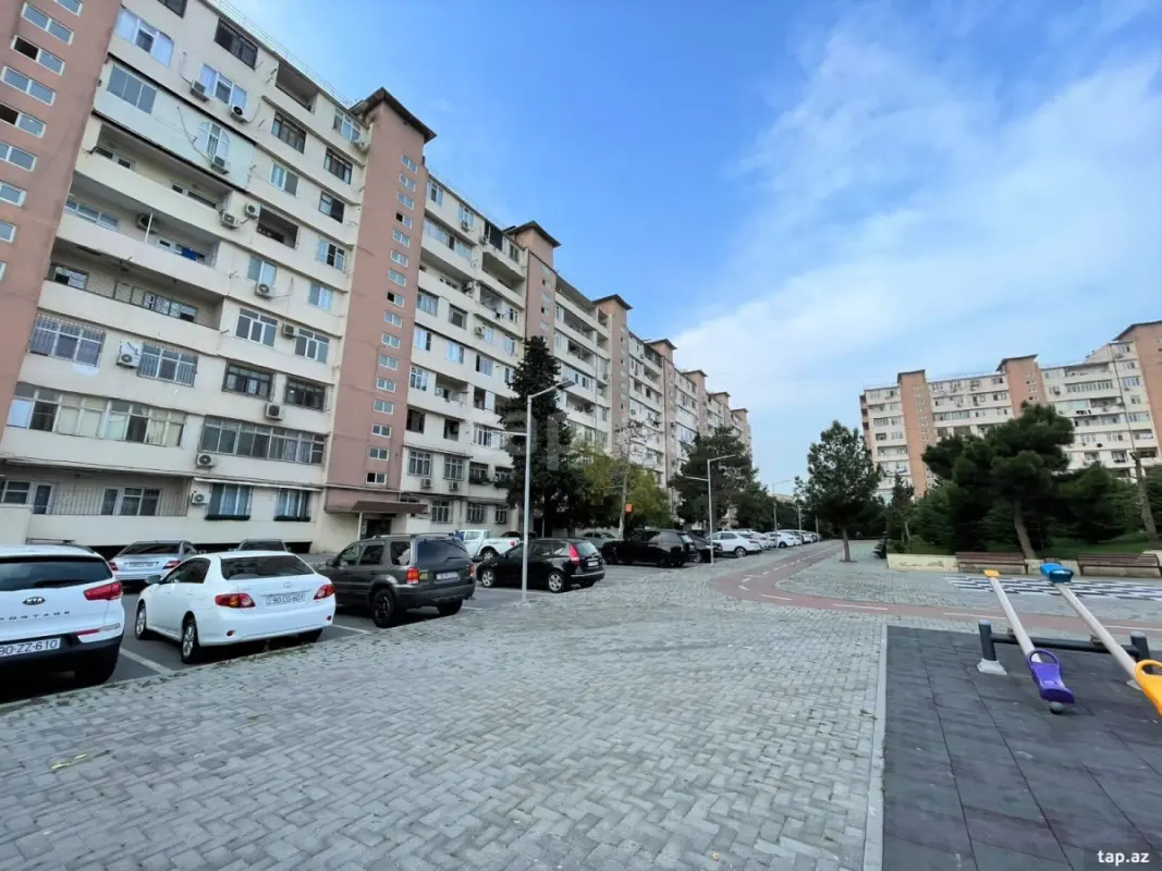 Satılır 5 otaqlı mənzil 120 m²