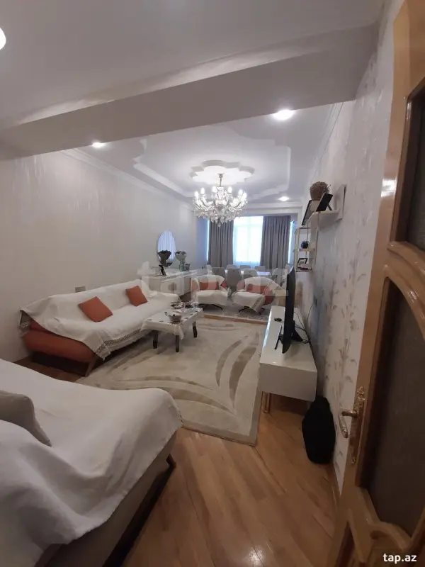 Satılır 3 otaqlı yeni tikili 105 m²