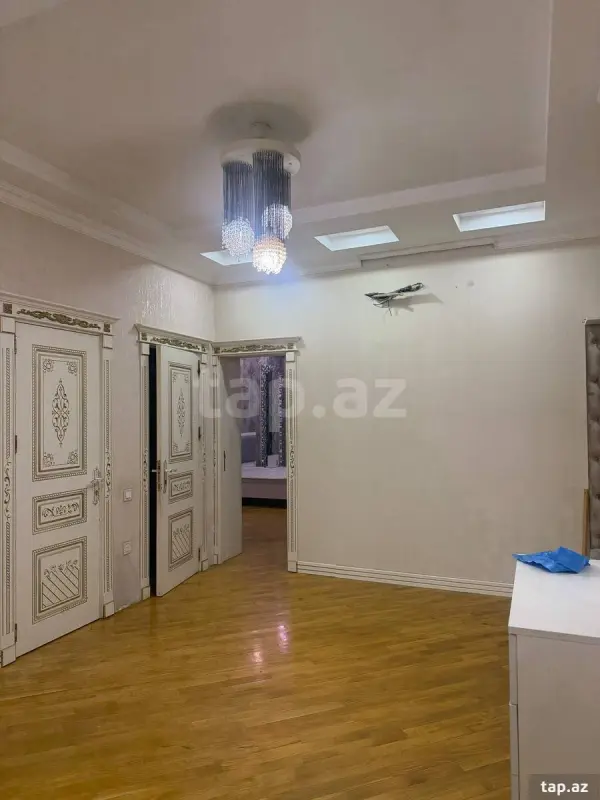 Kirayə verilir 4 otaqlı yeni tikili 150 m²