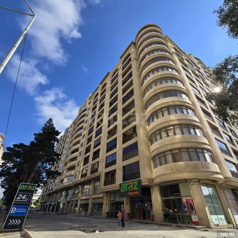 Satılır 3 otaqlı yeni tikili 138 m²