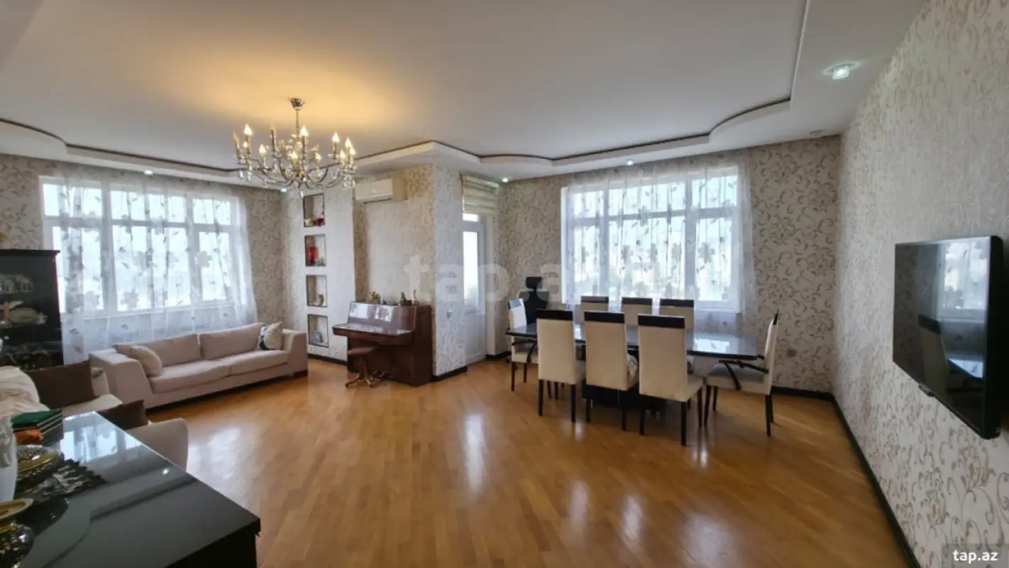 Satılır 3 otaqlı yeni tikili 130 m²