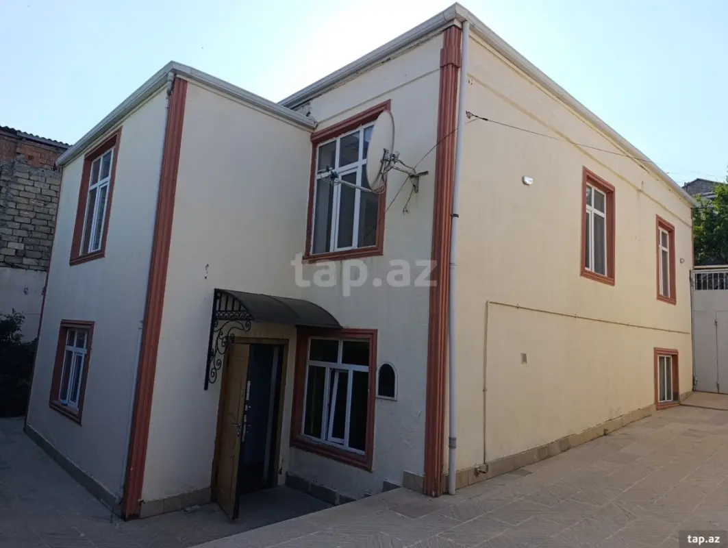 Satılır 7 otaqlı həyət evi 228 m²