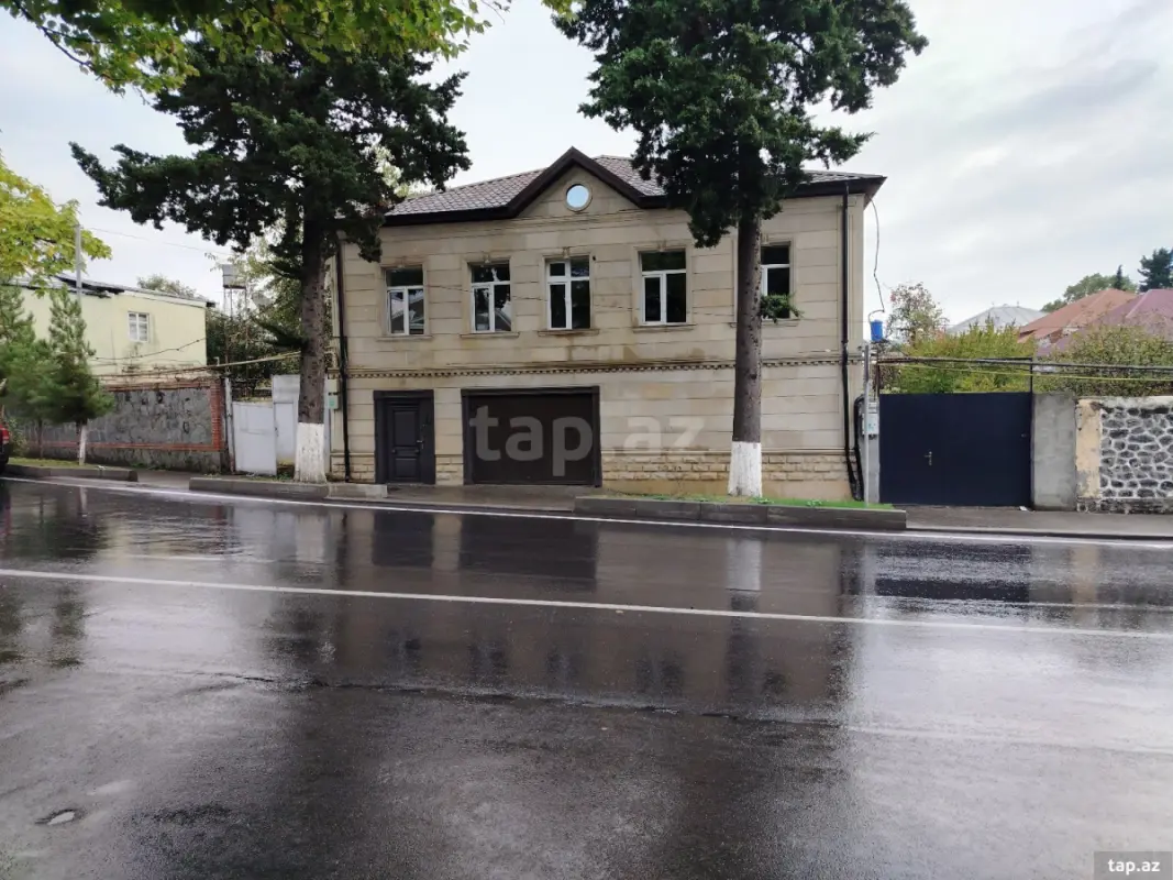 Satılır 5 otaqlı həyət evi 160 m²