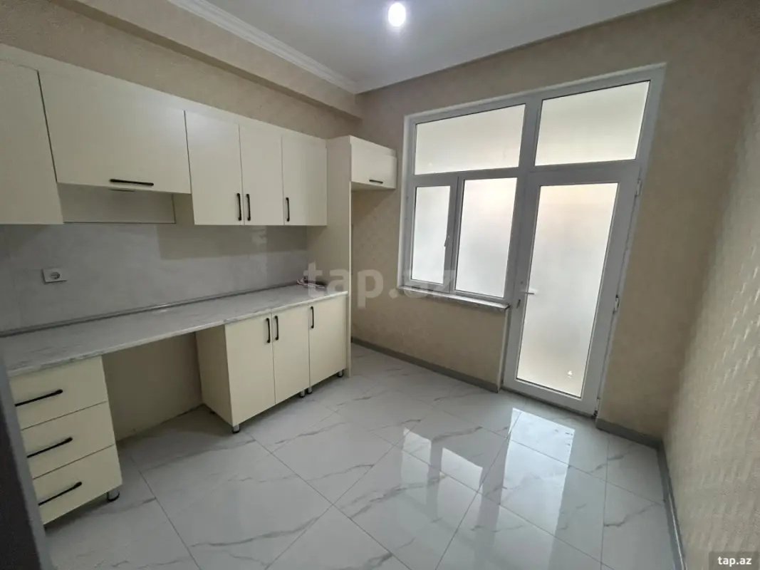 Kirayə verilir 2 otaqlı yeni tikili 49 m²
