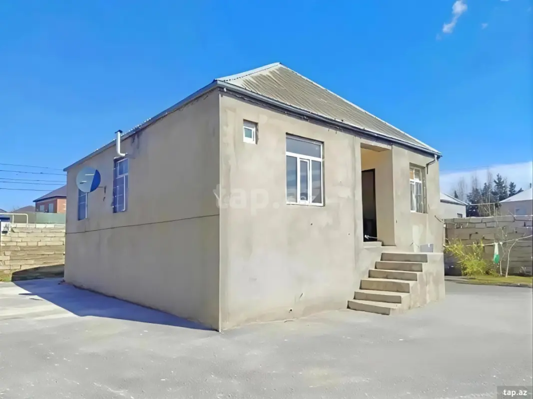 Satılır 5 otaqlı həyət evi 180 m²