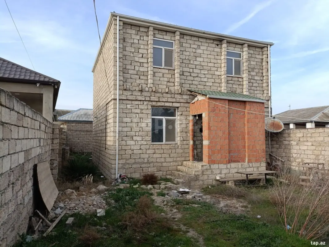 Satılır 4 otaqlı həyət evi 150 m²