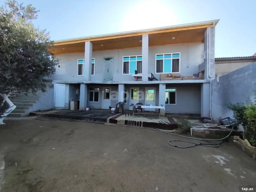 Satılır 4 otaqlı həyət evi 100 m²