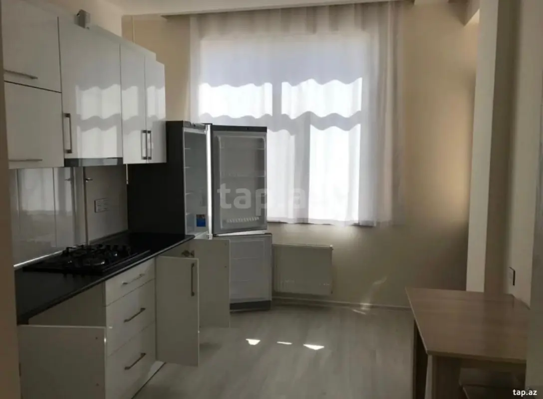Kirayə verilir 2 otaqlı yeni tikili 75 m²