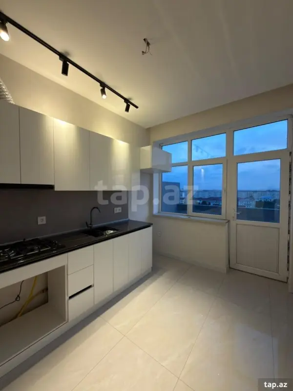 Kirayə verilir 2 otaqlı yeni tikili 72 m²