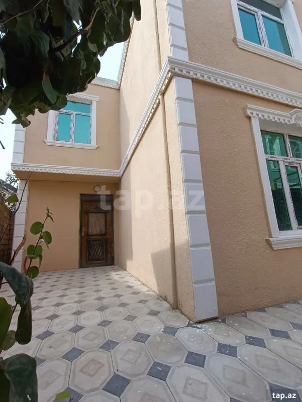 Satılır 4 otaqlı həyət evi 100 m²