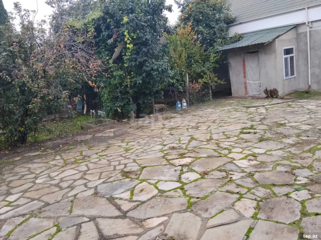 Satılır 4 otaqlı həyət evi 121 m²