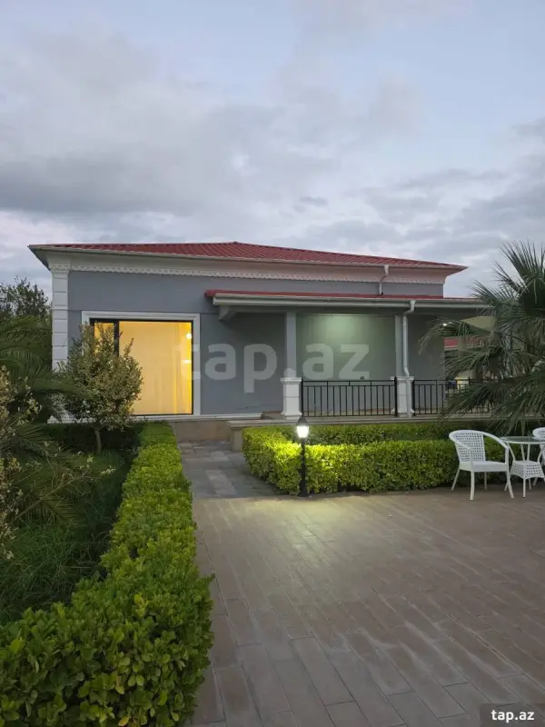 Satılır 4 otaqlı həyət evi 240 m²