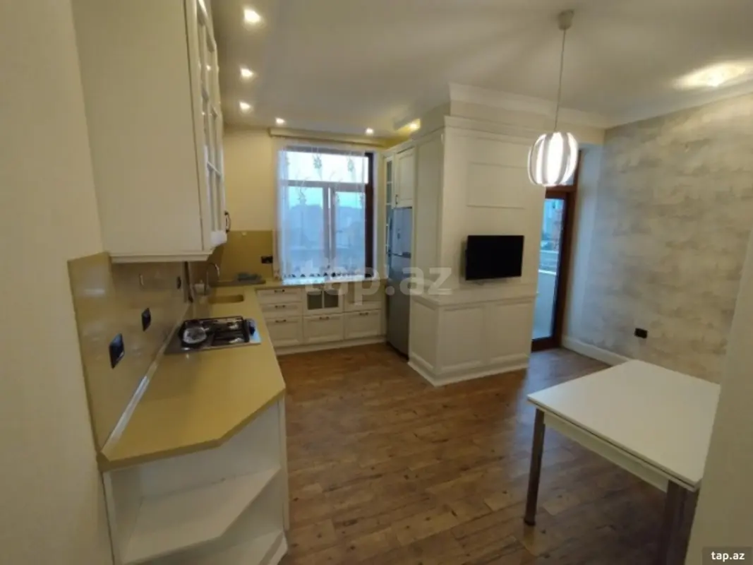 Satılır 3 otaqlı yeni tikili 84 m²