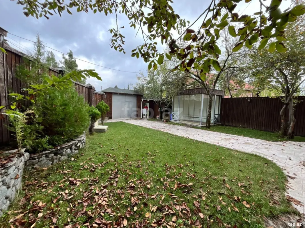 Satılır 5 otaqlı həyət evi 220 m²