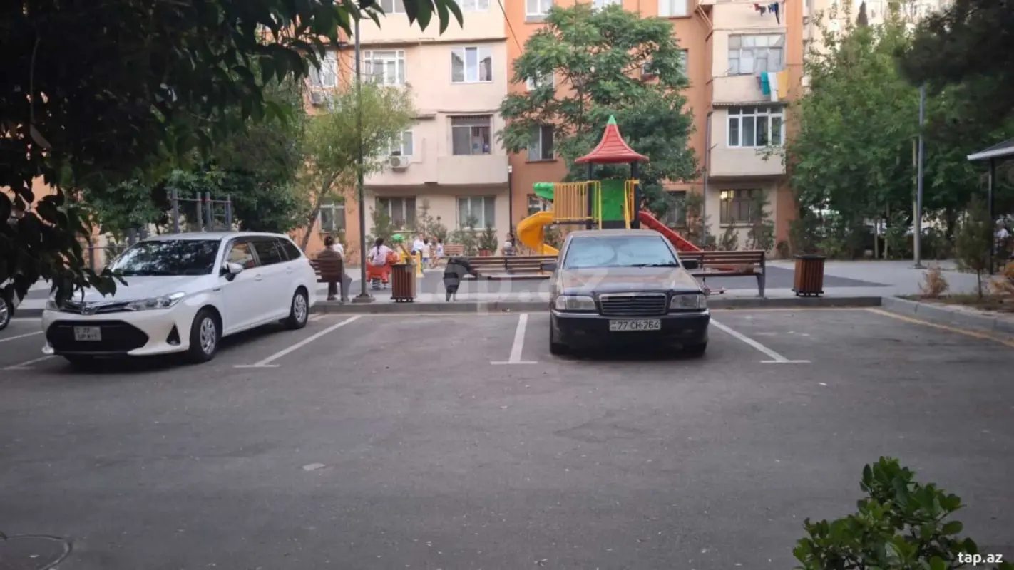 Satılır 4 otaqlı mənzil 90 m²