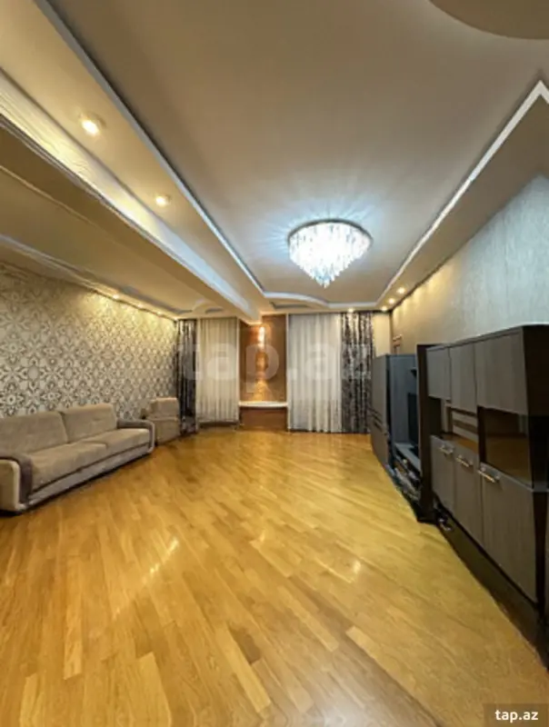 Satılır 3 otaqlı yeni tikili 130 m²