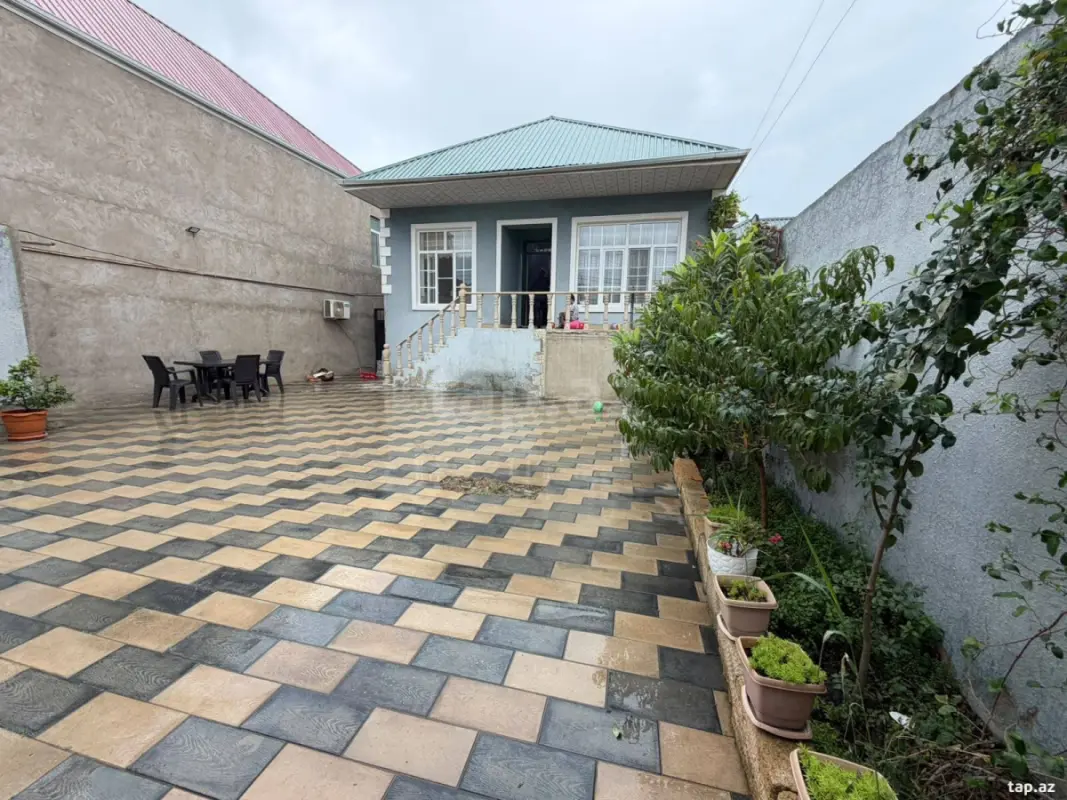 Satılır 4 otaqlı həyət evi 120 m²