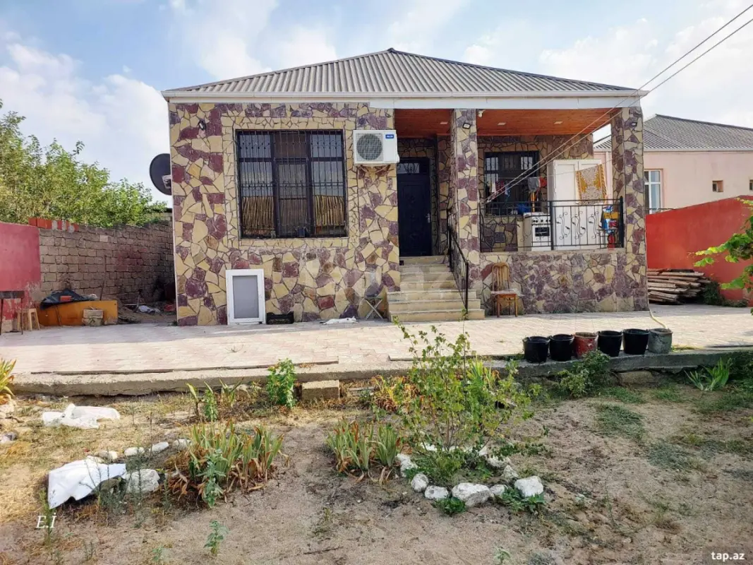Satılır 4 otaqlı həyət evi 120 m²