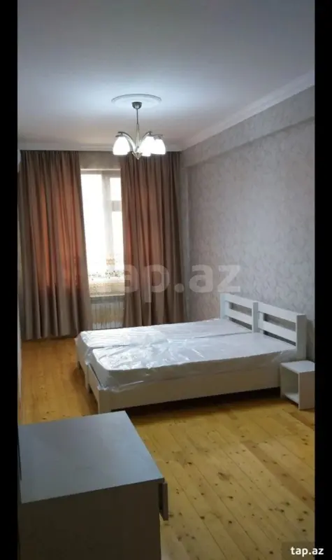 Kirayə verilir 2 otaqlı mənzil 105 m²