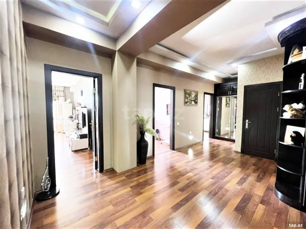 Satılır 2 otaqlı yeni tikili 100 m²