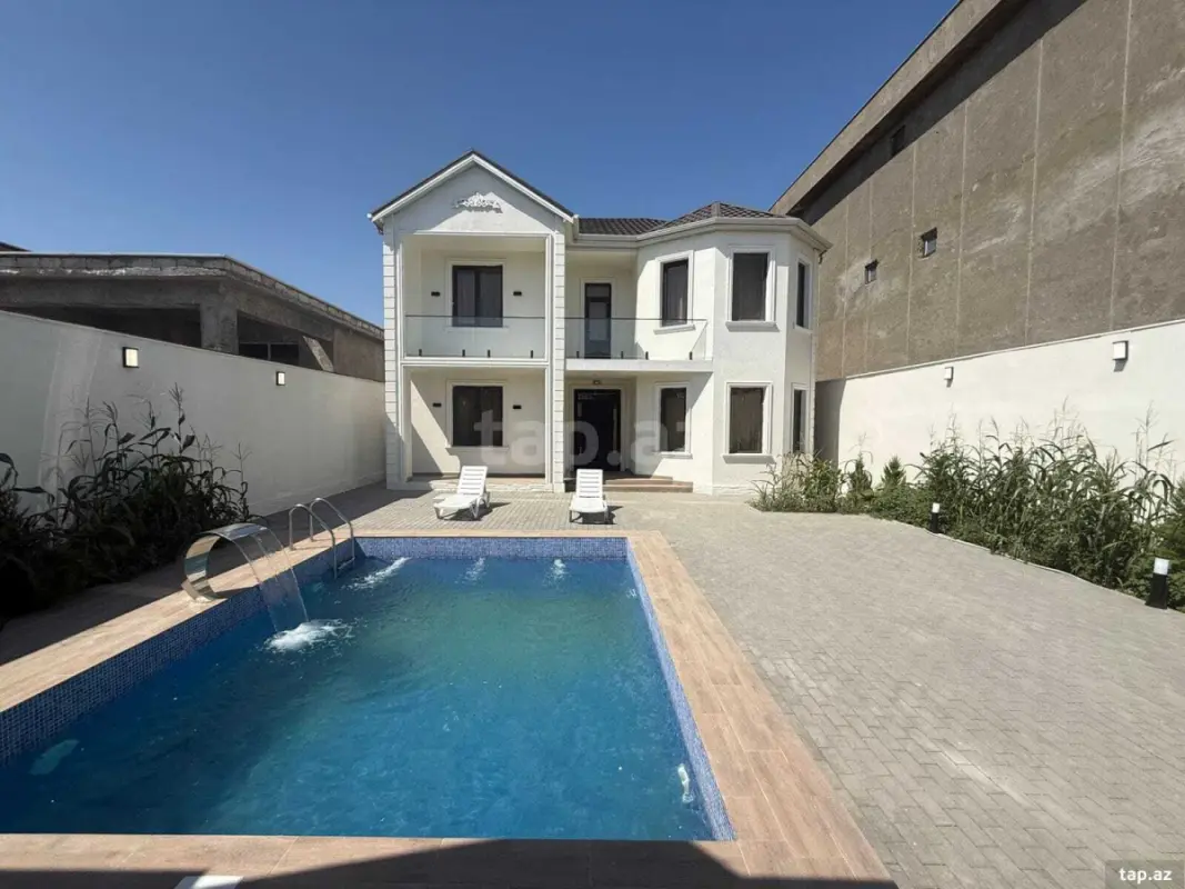 Satılır 5 otaqlı həyət evi 200 m²