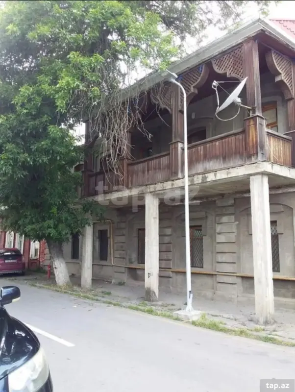 Satılır 5 otaqlı həyət evi 700 m²