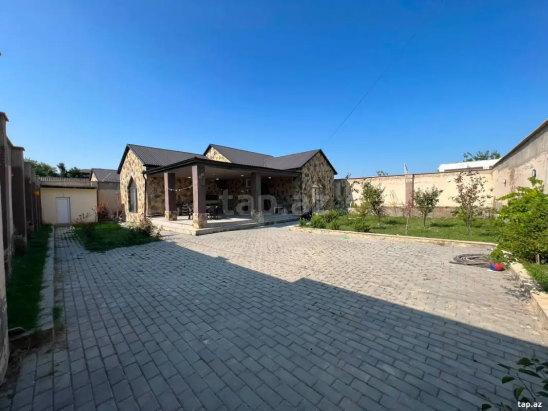 Satılır 4 otaqlı həyət evi 150 m²
