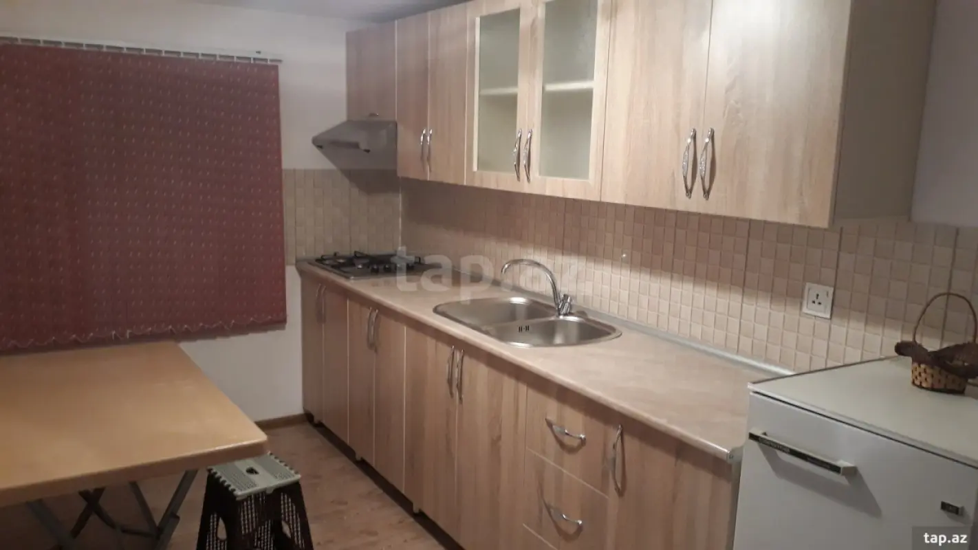Kirayə verilir 1 otaqlı həyət evi 60 m²