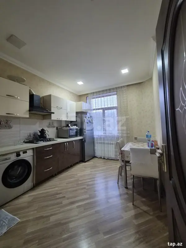 Satılır 3 otaqlı yeni tikili 90 m²
