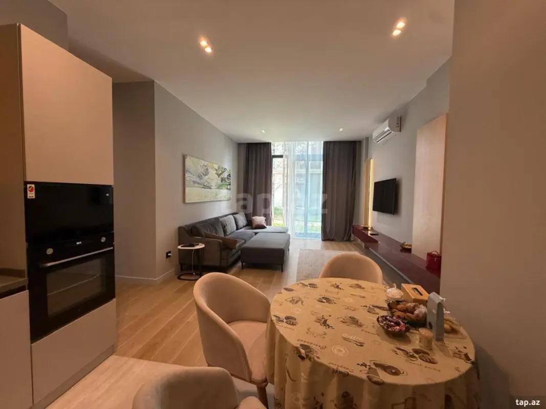 Kirayə verilir 3 otaqlı yeni tikili 136 m²