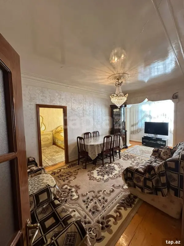 Satılır 5 otaqlı mənzil 120 m²