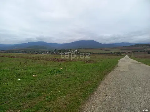 Satılır torpaq sahəsi — Şabran