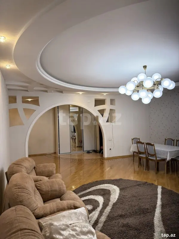 Kirayə verilir 3 otaqlı yeni tikili 171 m²